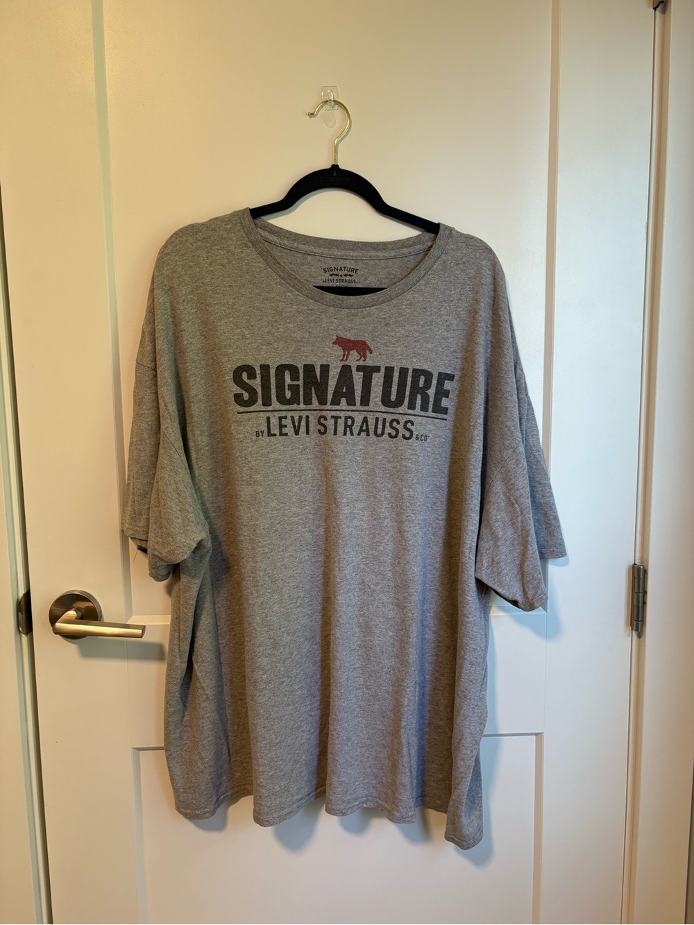 Signature by Levi Strauss Gray Logo Short Sleeve Tee